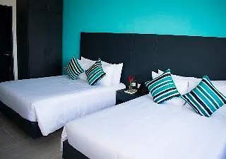 Hotel V10 신데 델 카르멘 4*,